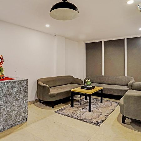 Super Townhouse Sector 57 Near Bestech Central Square Mall Gurgáon Kültér fotó