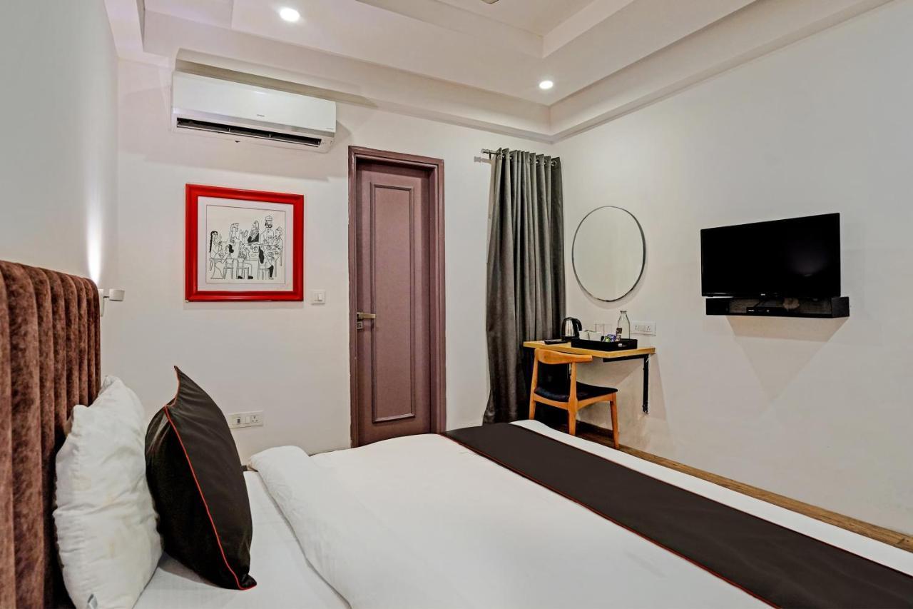 Super Townhouse Sector 57 Near Bestech Central Square Mall Gurgáon Kültér fotó
