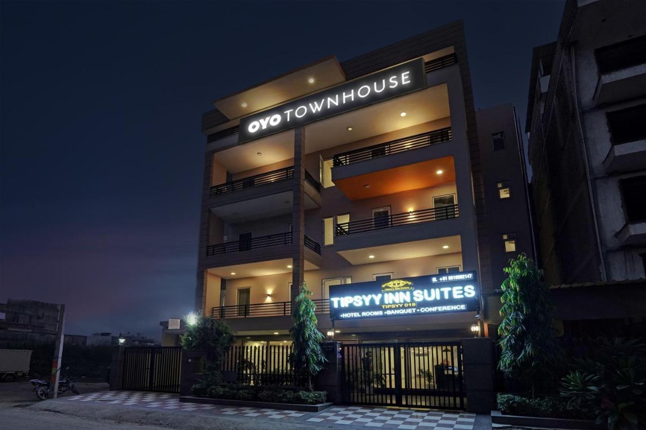Super Townhouse Sector 57 Near Bestech Central Square Mall Gurgáon Kültér fotó