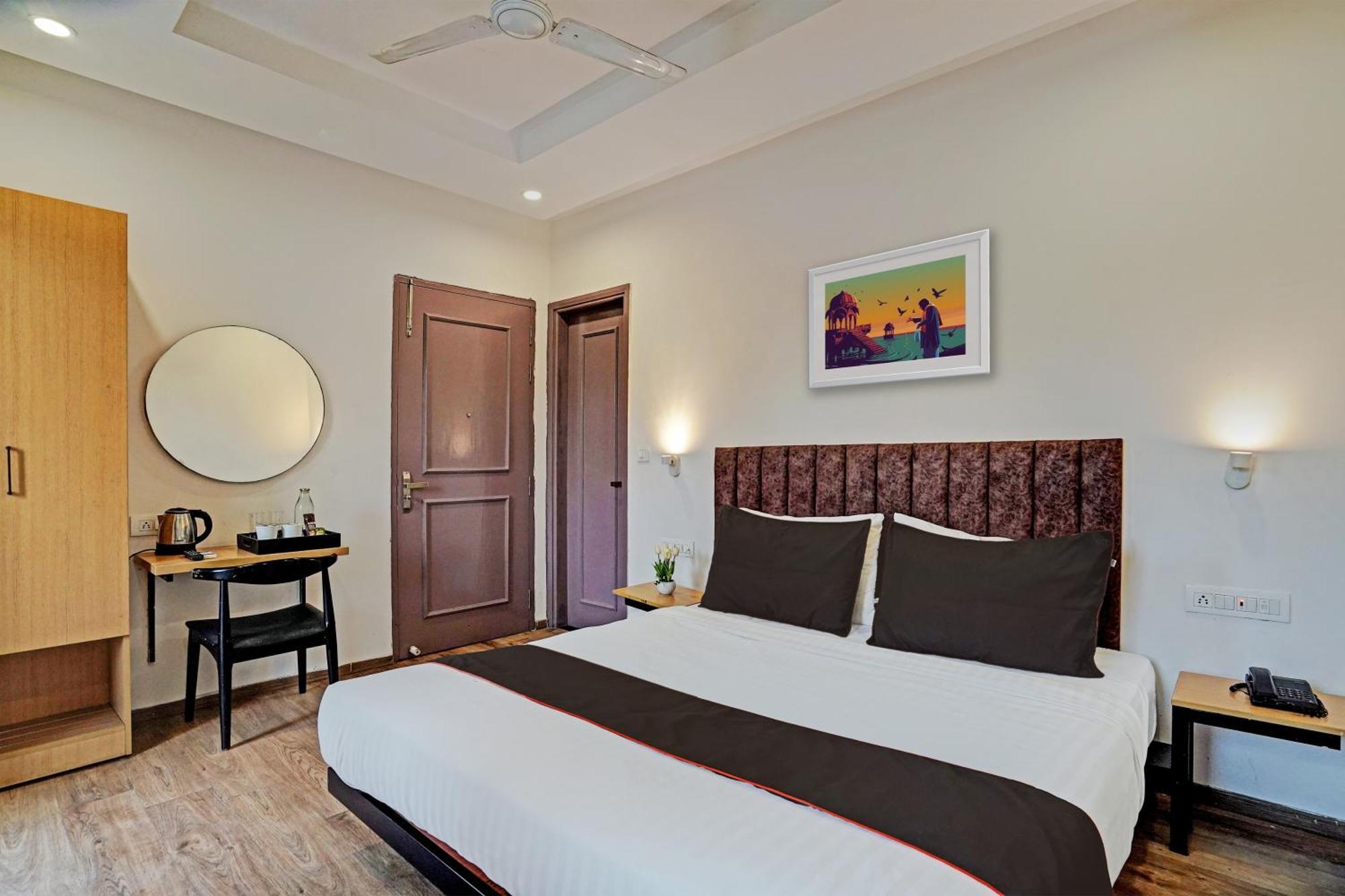 Super Townhouse Sector 57 Near Bestech Central Square Mall Gurgáon Kültér fotó