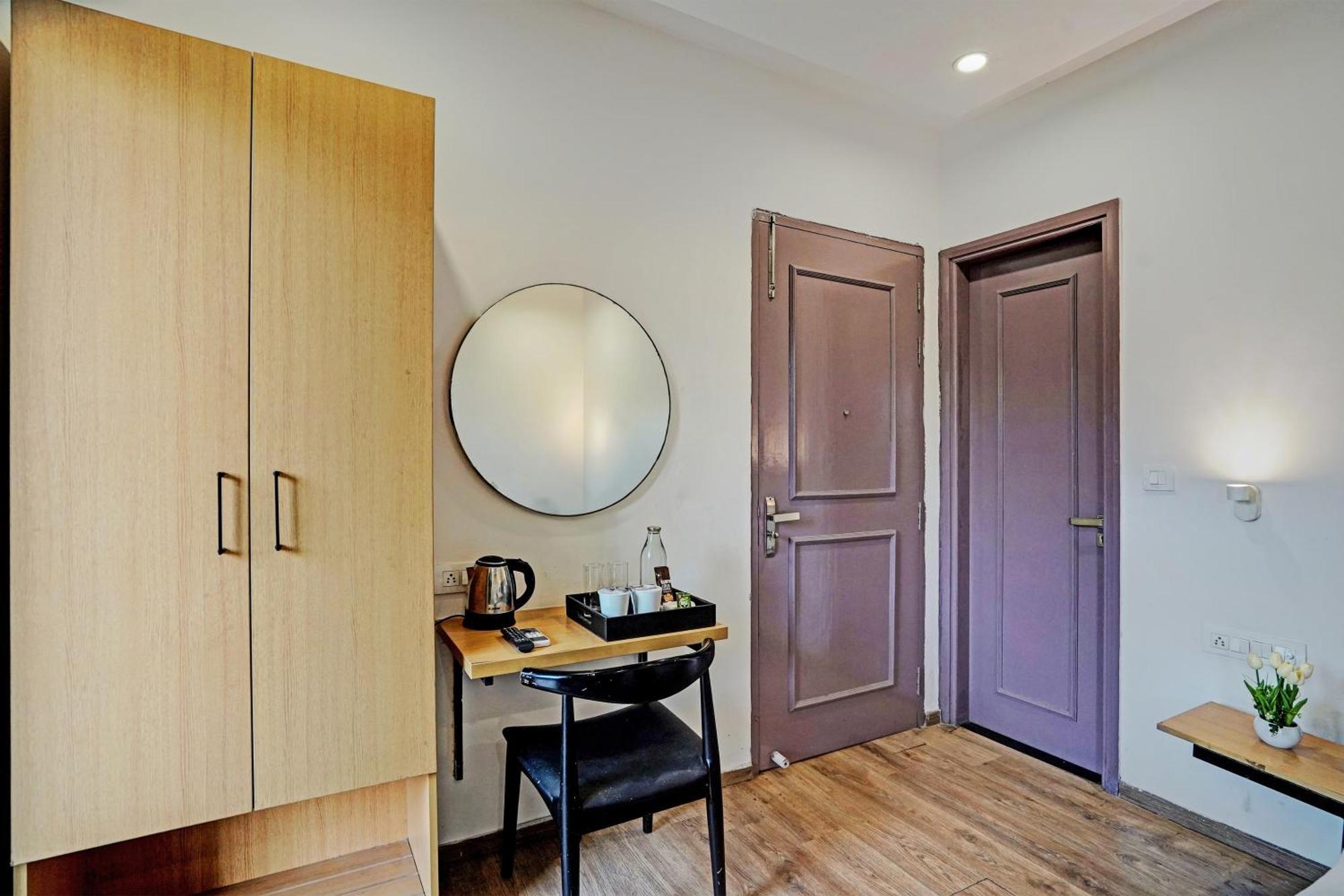 Super Townhouse Sector 57 Near Bestech Central Square Mall Gurgáon Kültér fotó