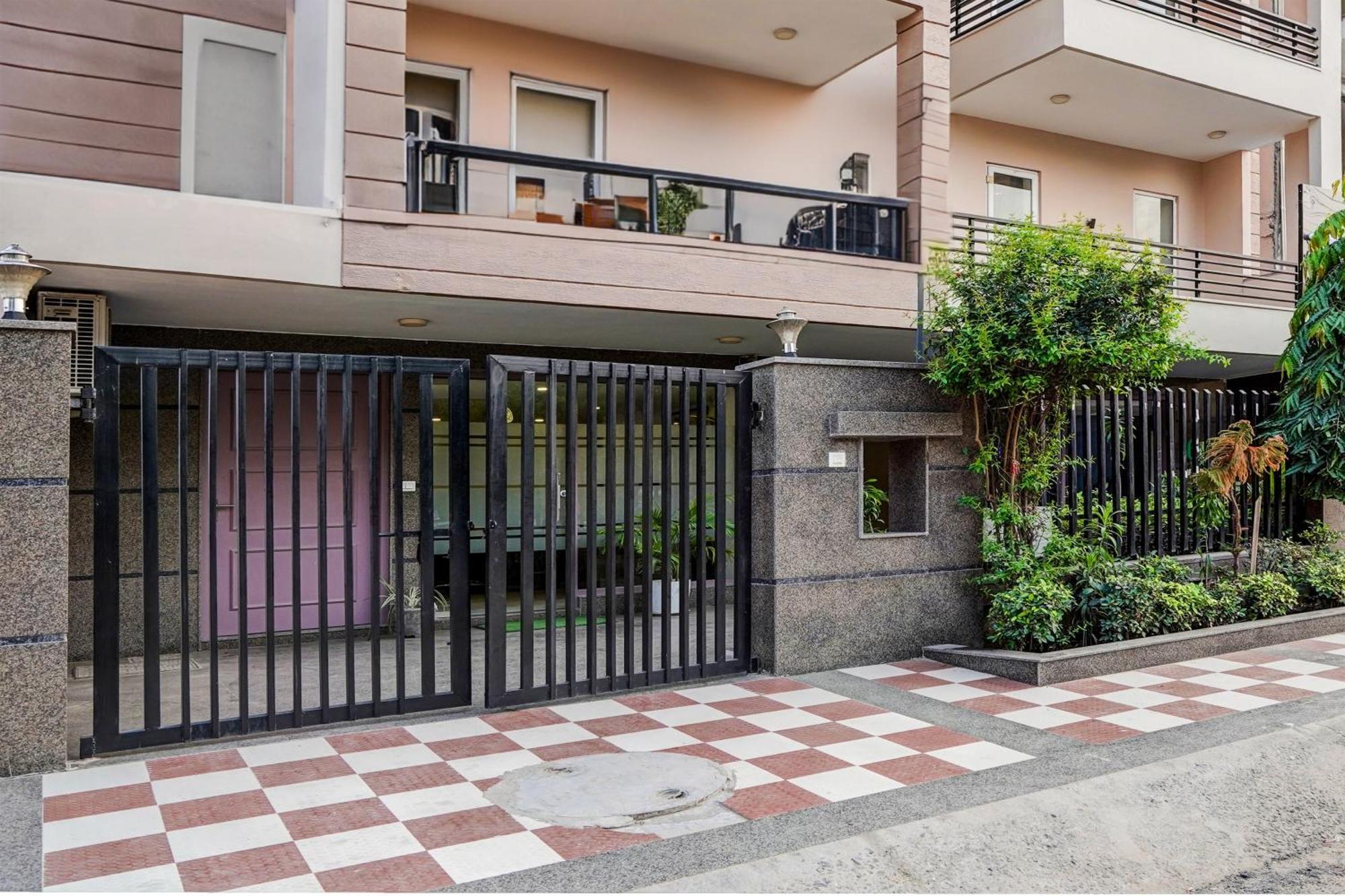 Super Townhouse Sector 57 Near Bestech Central Square Mall Gurgáon Kültér fotó