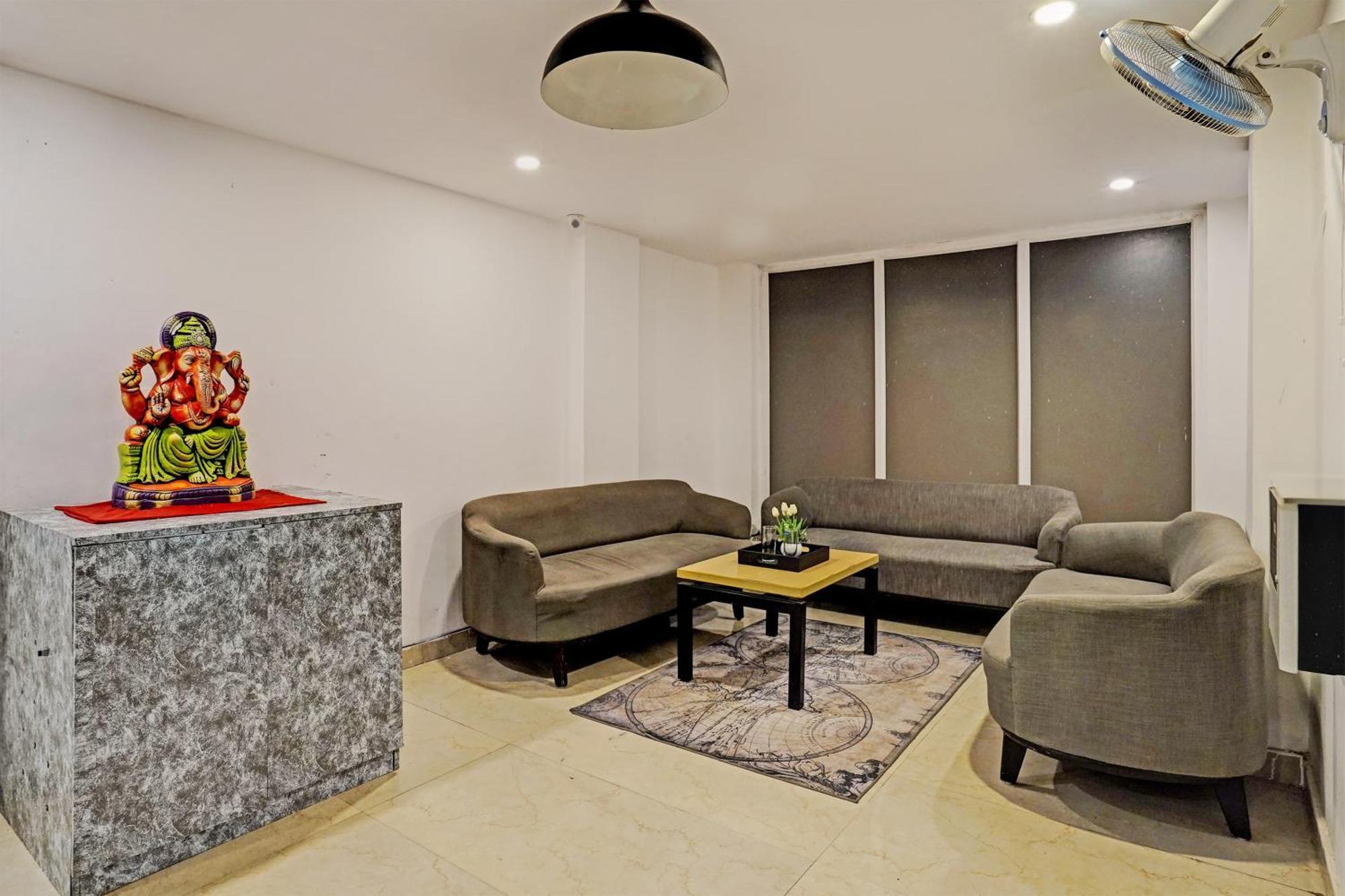 Super Townhouse Sector 57 Near Bestech Central Square Mall Gurgáon Kültér fotó