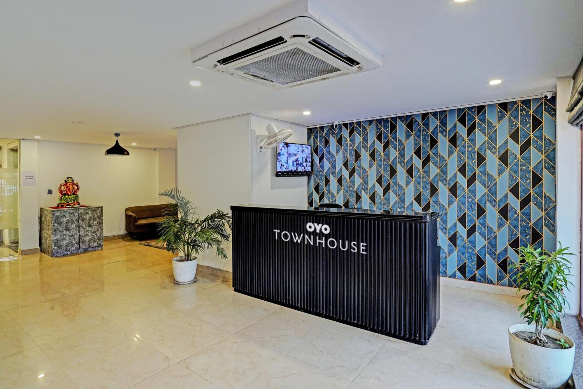 Super Townhouse Sector 57 Near Bestech Central Square Mall Gurgáon Kültér fotó